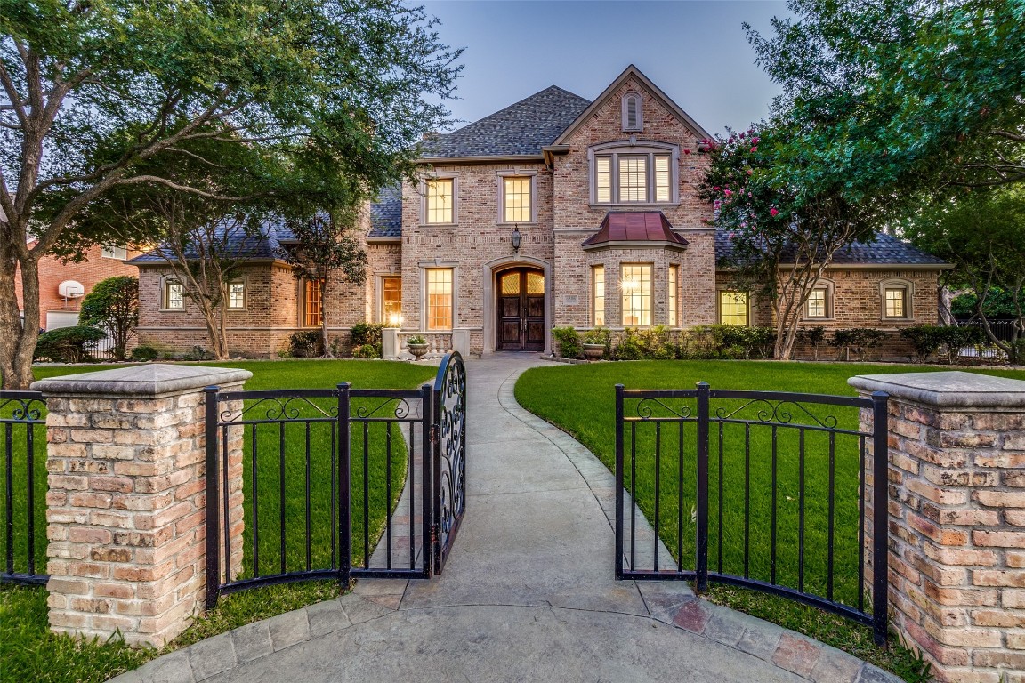 6506 Lakehurst Avenue Dallas TX 75230