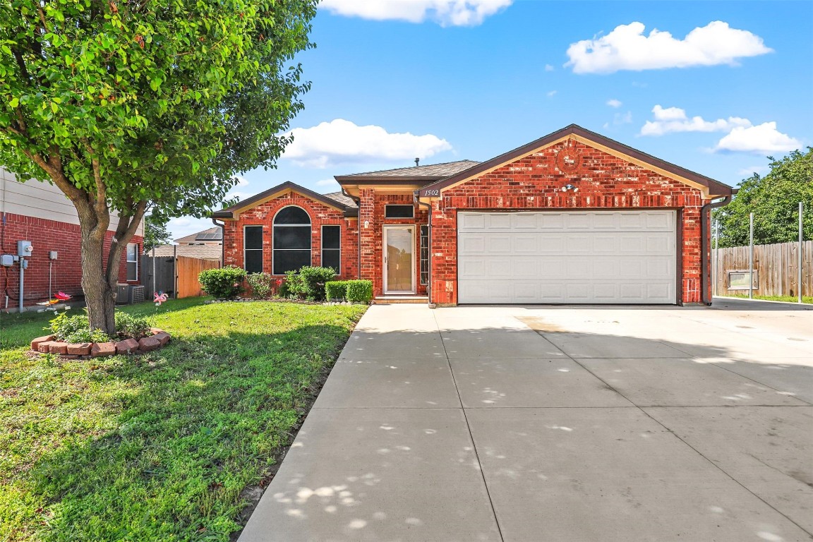 1502 Sky Lake Court Arlington TX 76018