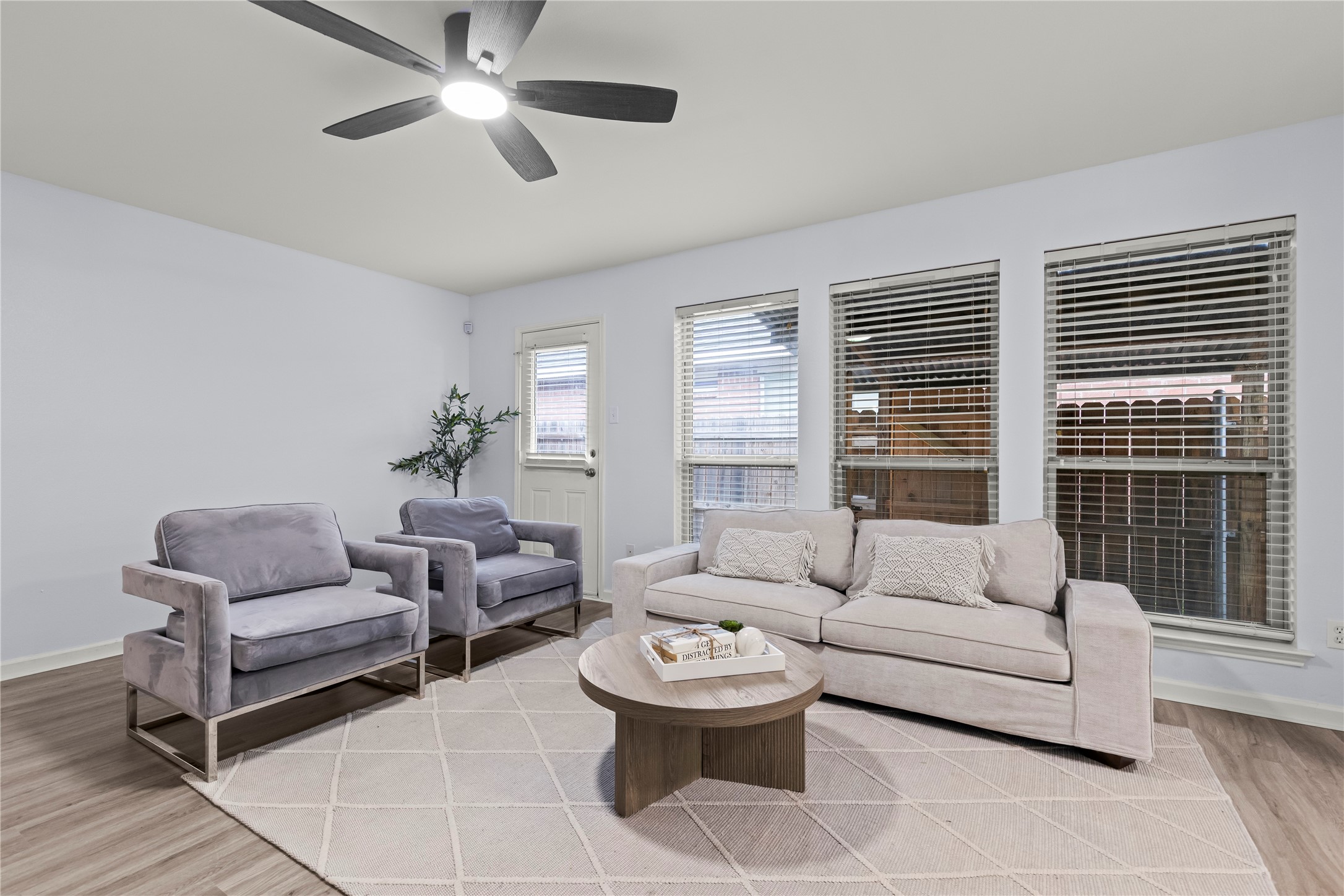 3028 Casa Bella Drive Arlington TX 76010