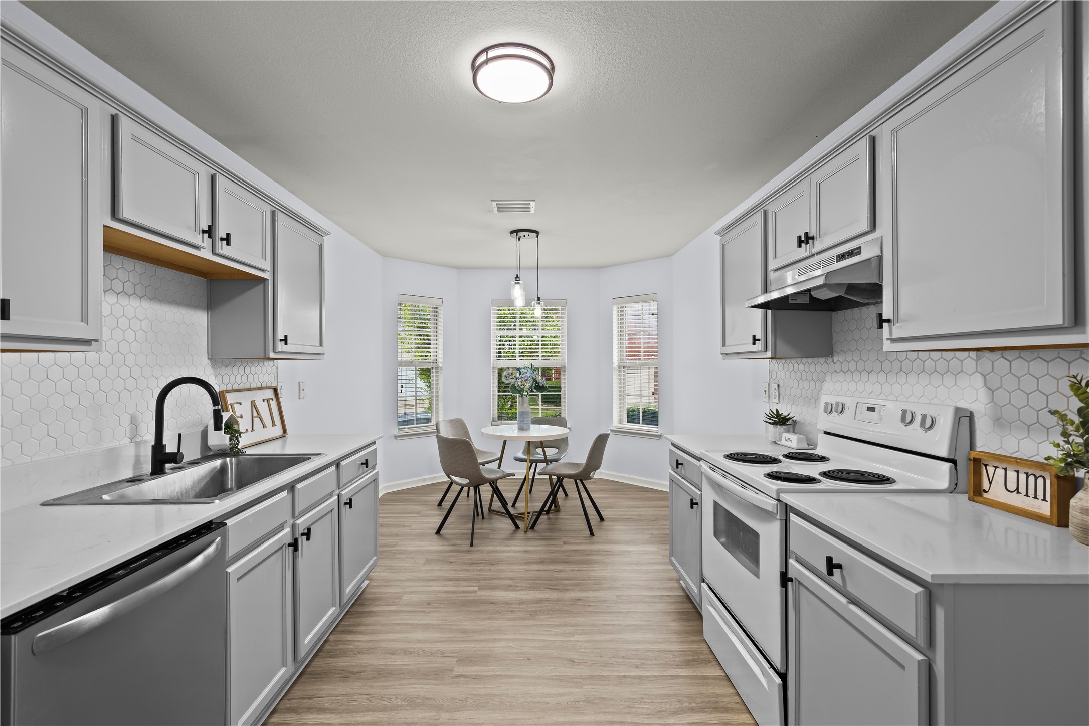 3028 Casa Bella Drive Arlington TX 76010
