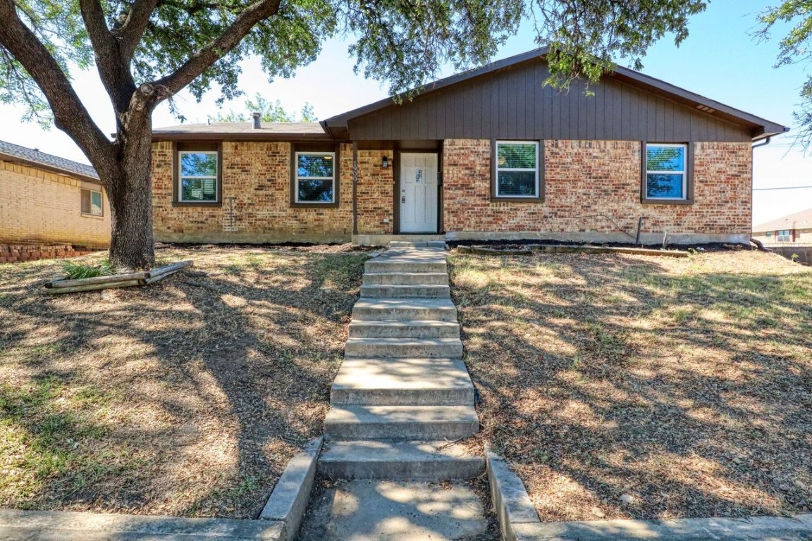 1900 Haymeadow Carrollton TX 75007
