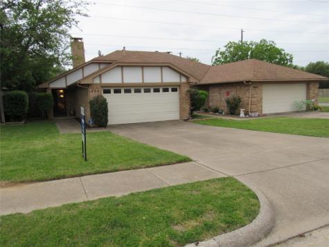 404 Sunnybrook Court Bedford TX 76021