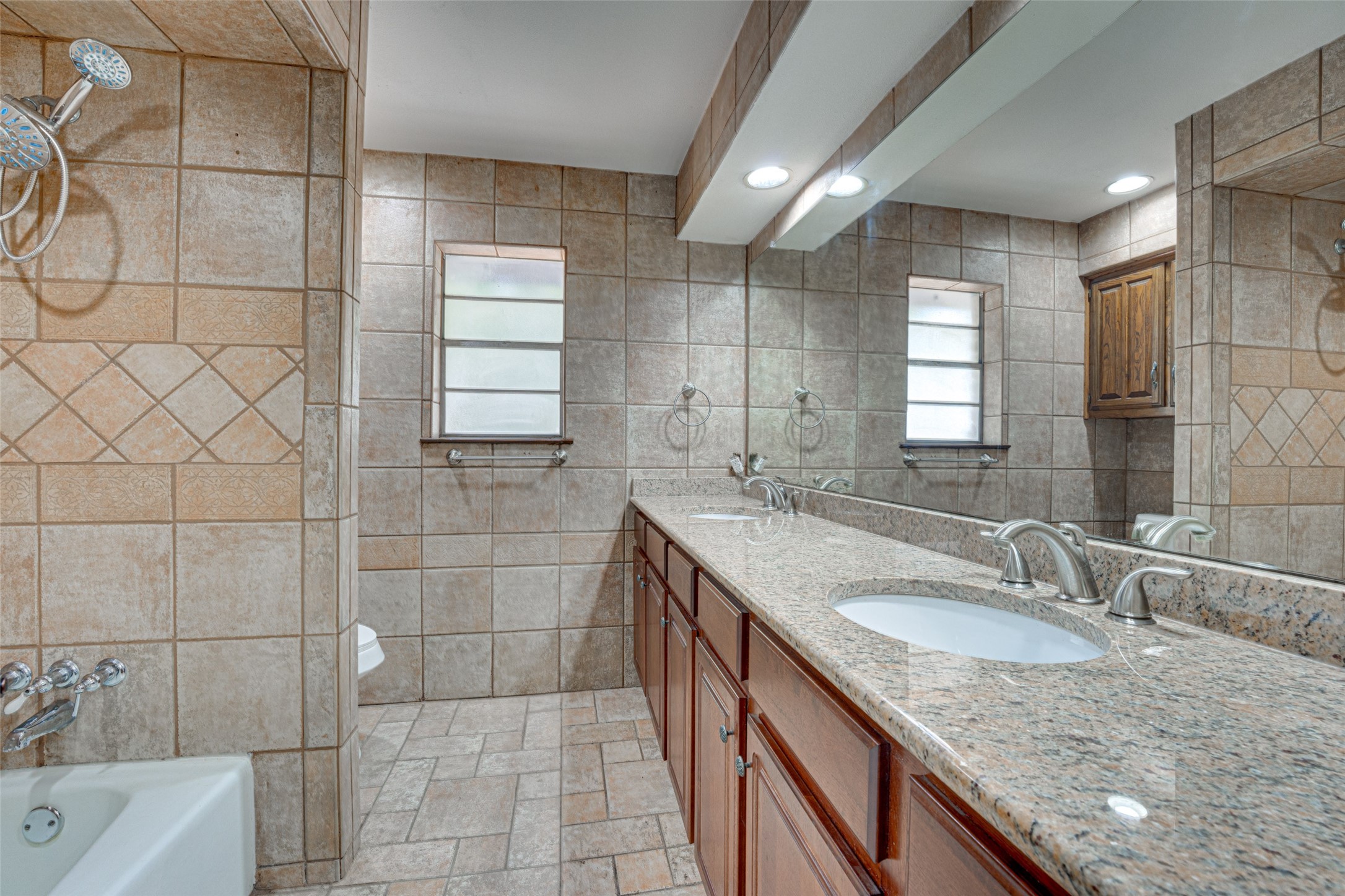 1301 Iroquois Drive Garland TX 75043