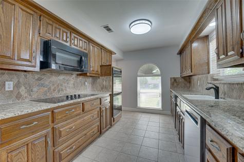 1301 Iroquois Drive Garland TX 75043