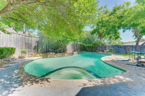 1301 Iroquois Drive Garland TX 75043