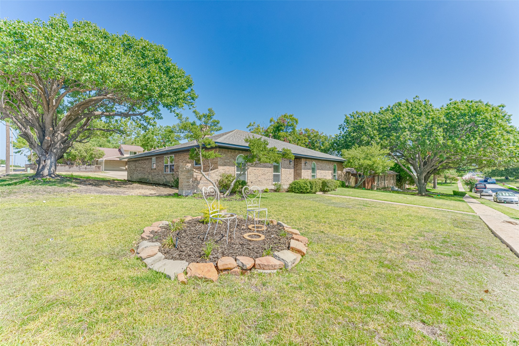 1301 Iroquois Drive Garland TX 75043