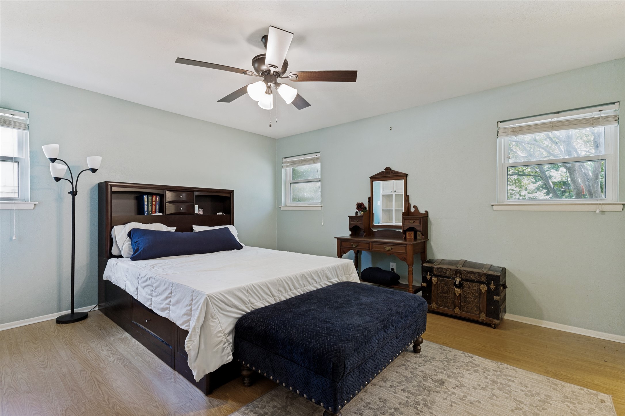 1121 W Redbud Drive Hurst TX 76053