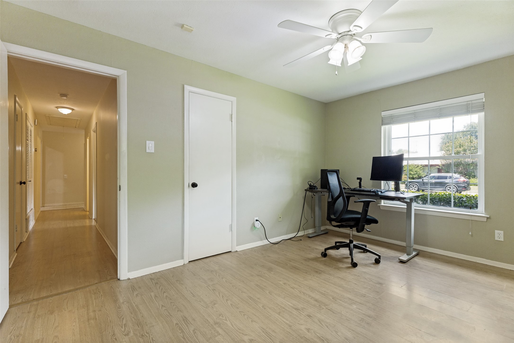 1121 W Redbud Drive Hurst TX 76053