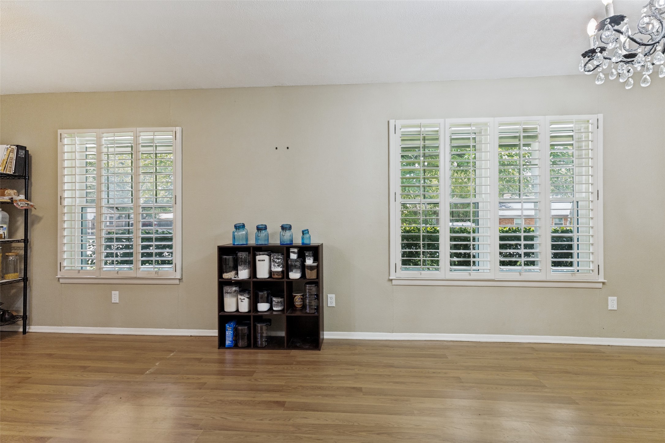 1121 W Redbud Drive Hurst TX 76053