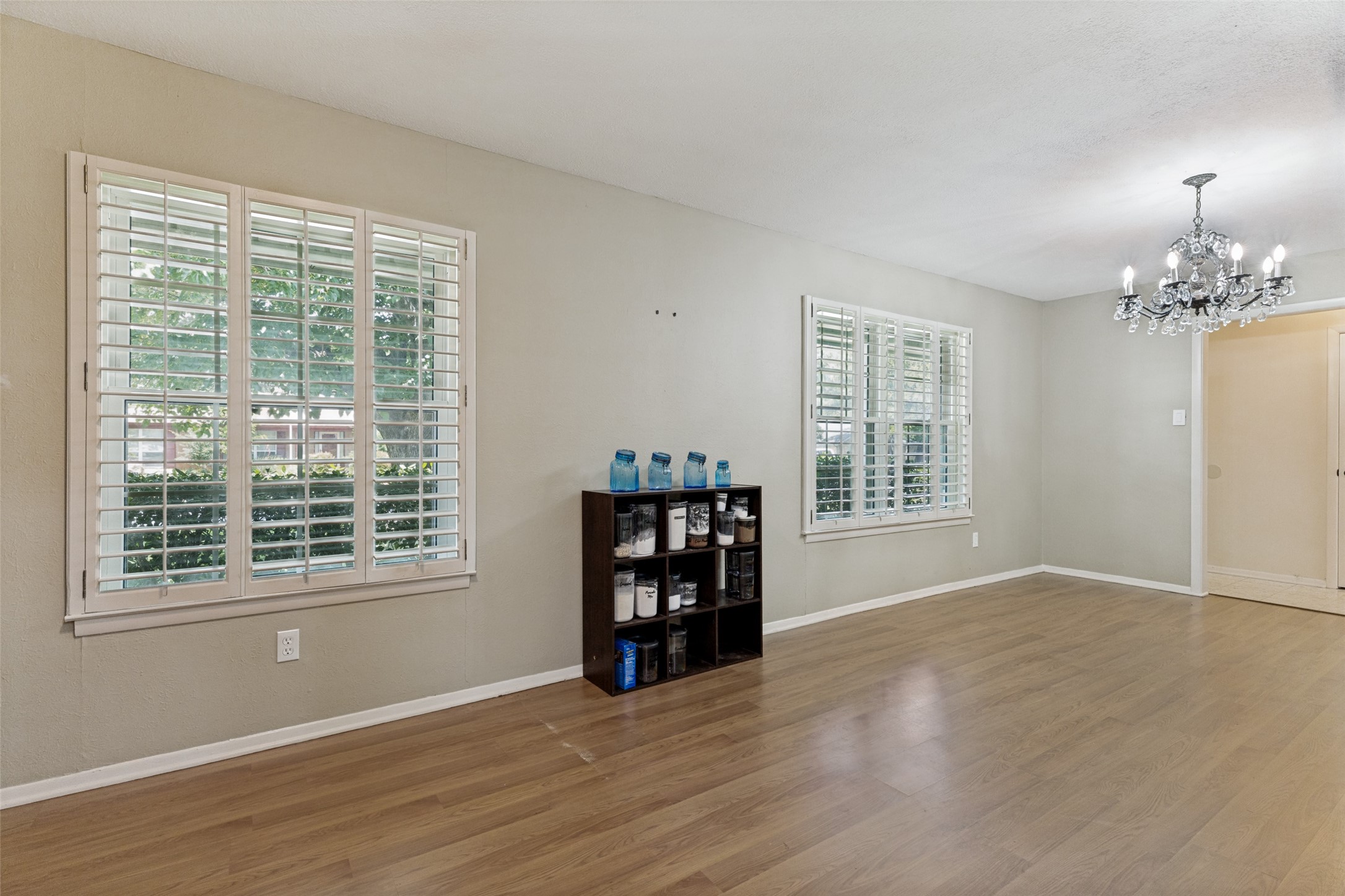 1121 W Redbud Drive Hurst TX 76053