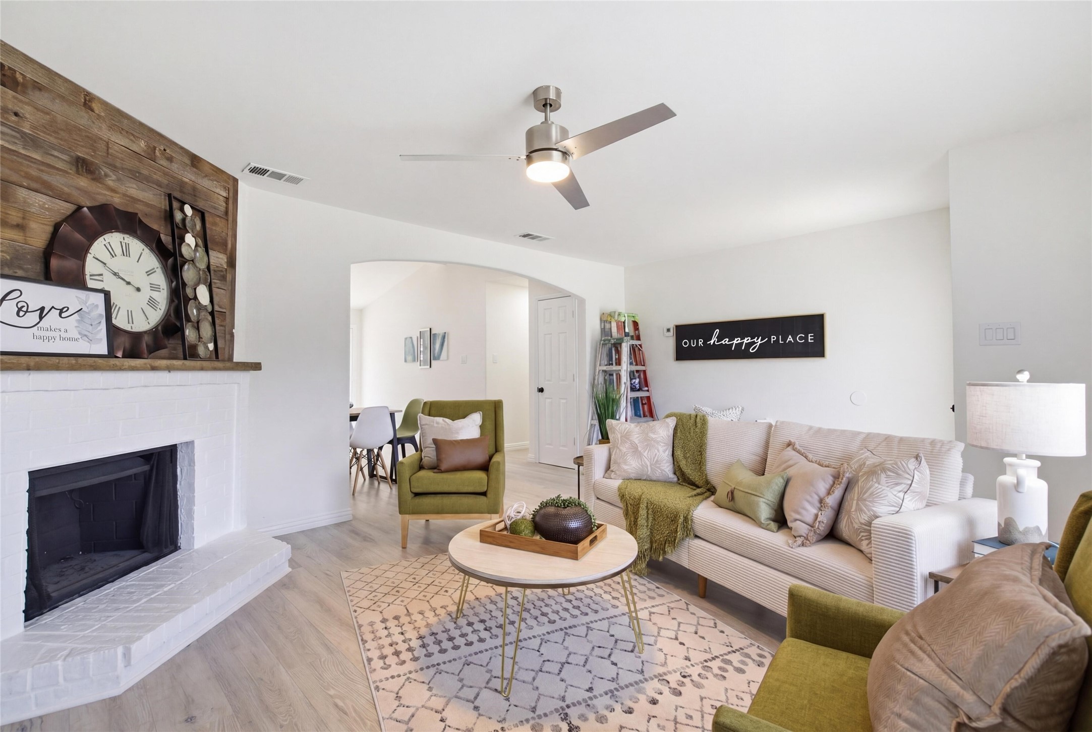 5644 Santa Fe Trail Haltom City TX 76148