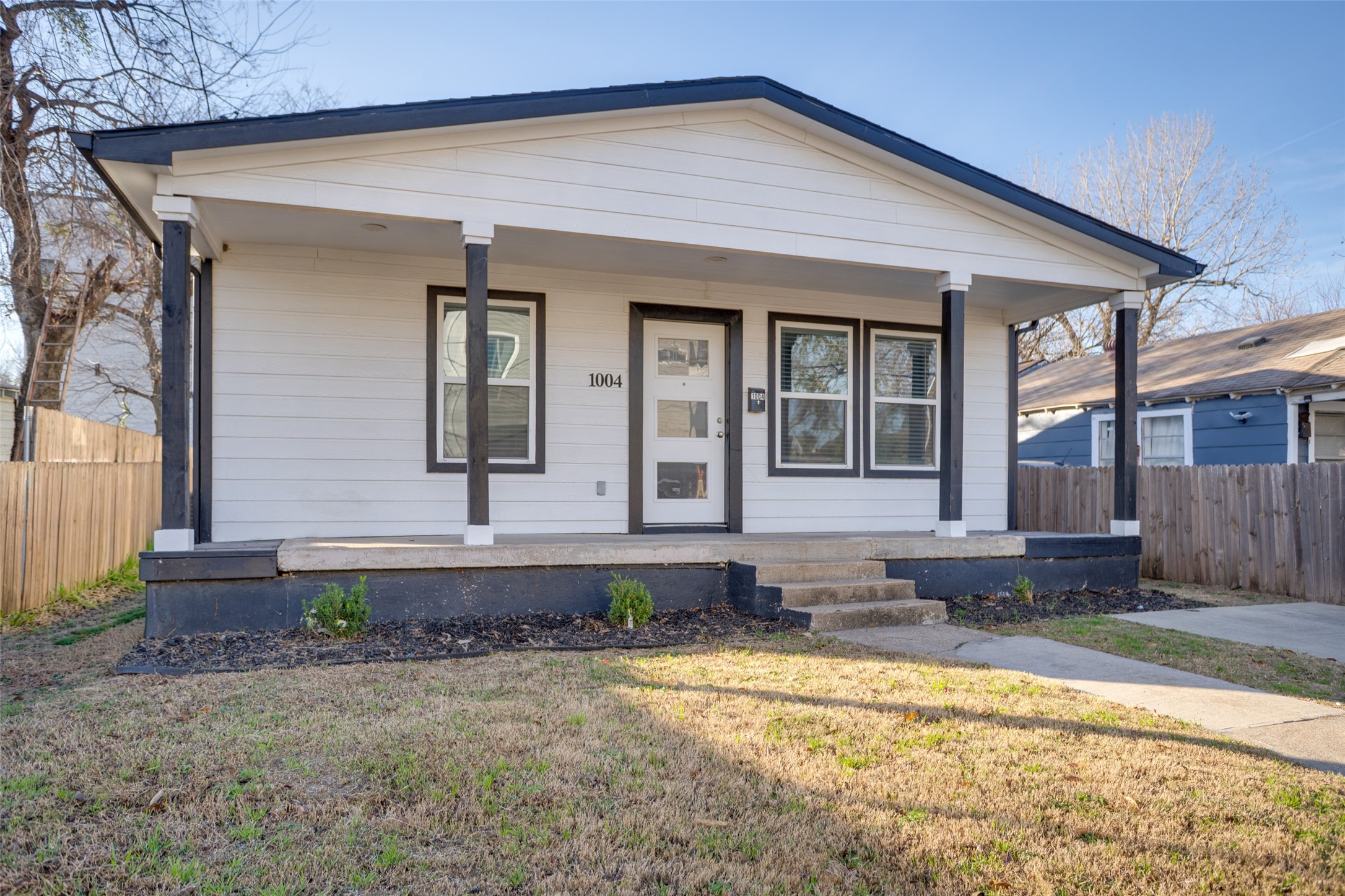 1004 Muncie Avenue Dallas TX 75212