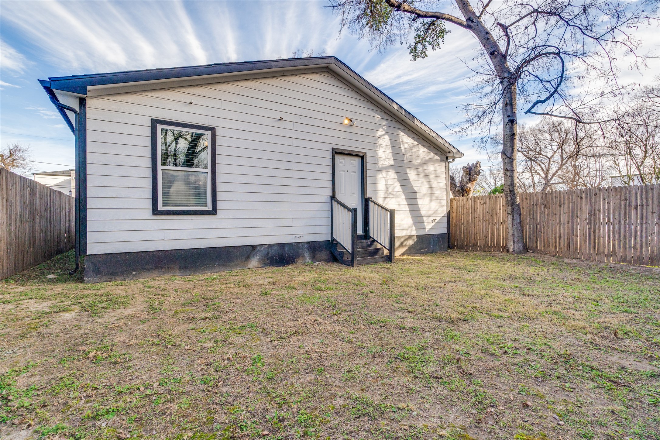 1004 Muncie Avenue Dallas TX 75212