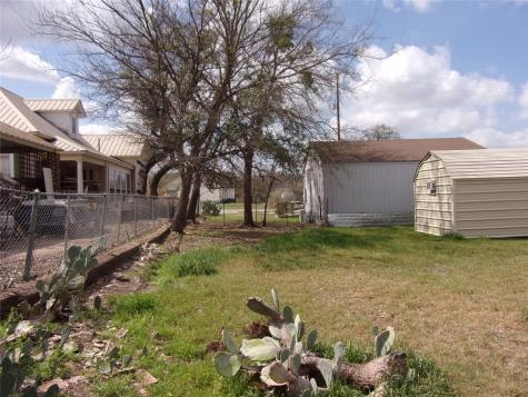 403 S Live Oak Street San Saba TX 76877