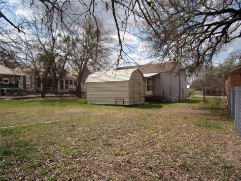 403 S Live Oak Street San Saba TX 76877