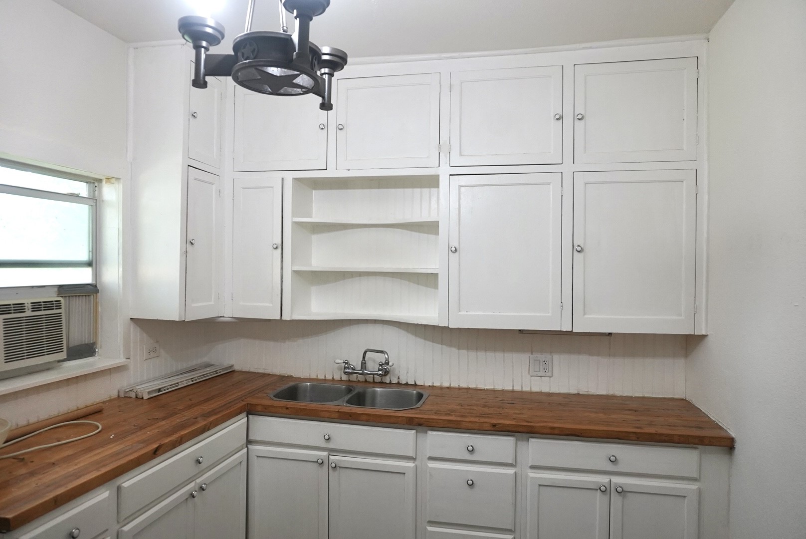 404 W Elm Street Alvord TX 76225