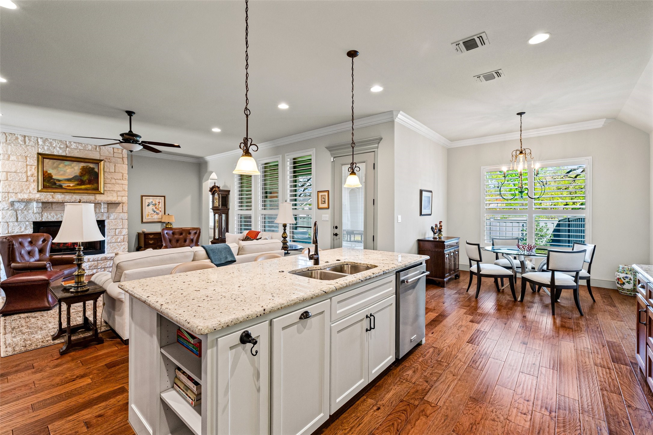 8501 Kingsley Circle Granbury TX 76049