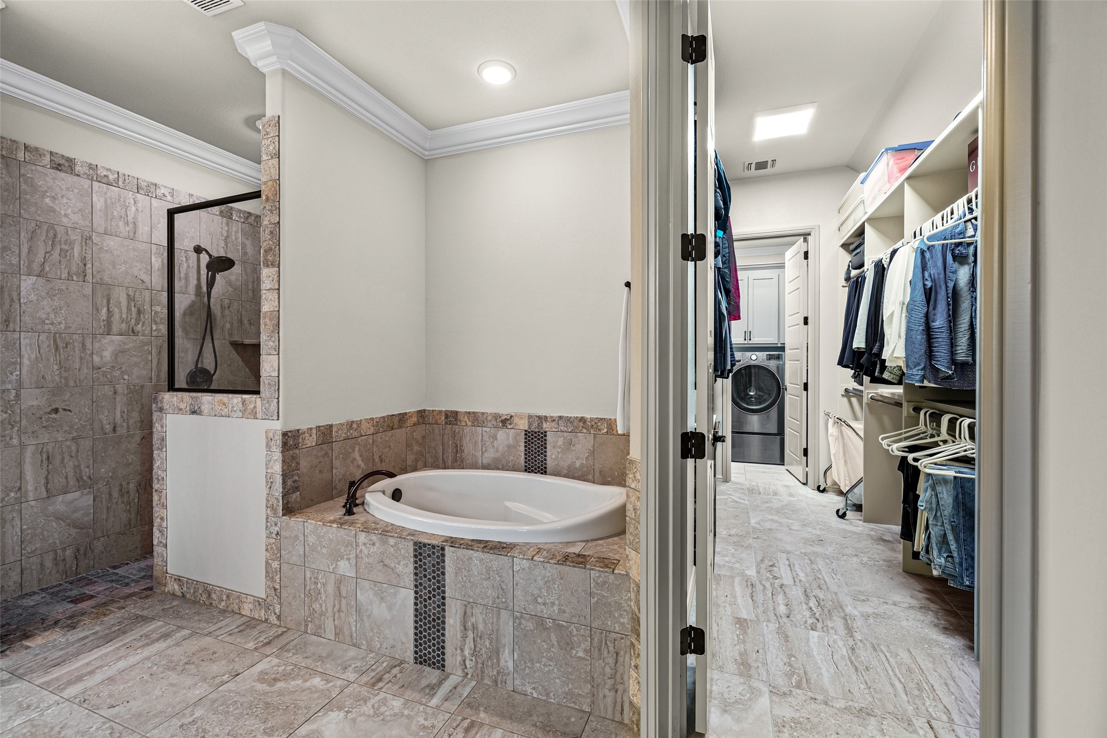8501 Kingsley Circle Granbury TX 76049