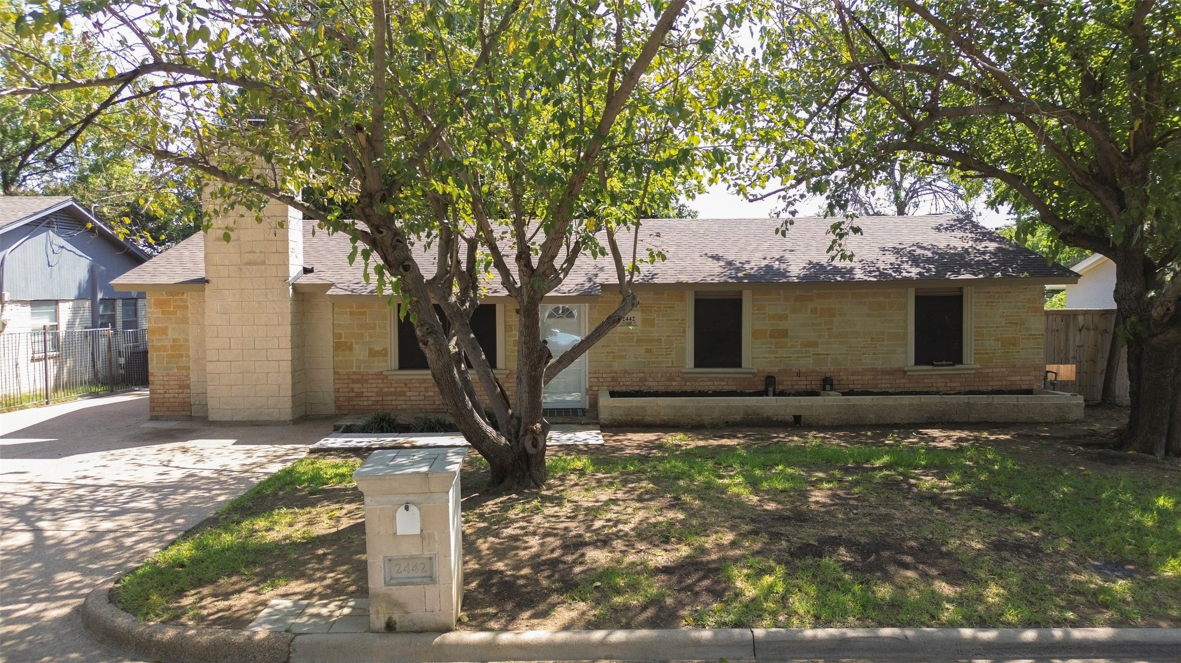 2442 Lakeshore Drive Grand Prairie TX 75051