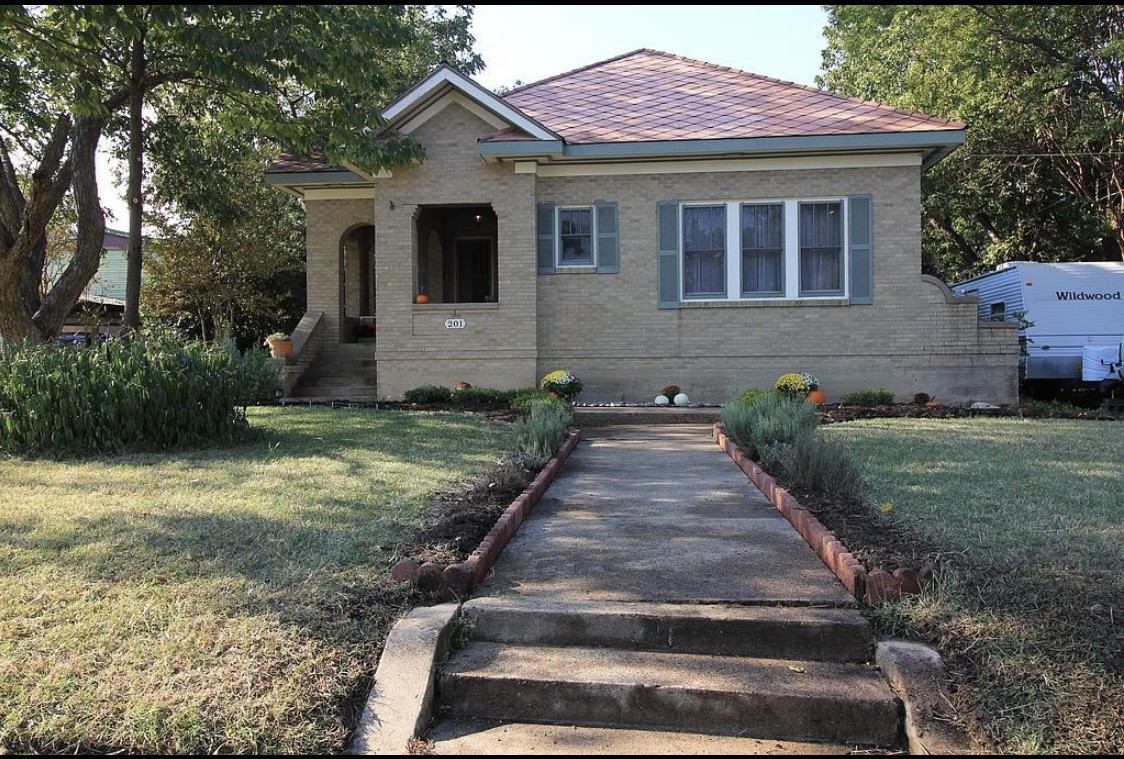 201 Pacific Avenue Terrell TX 75160