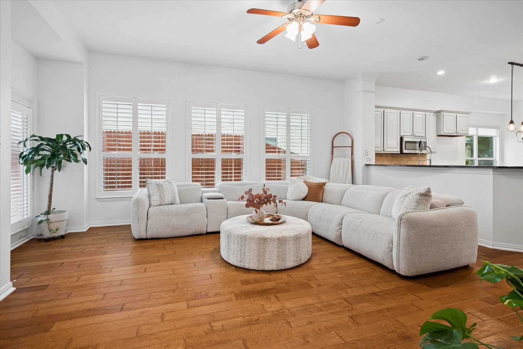 120 Myrtle Creek Grapevine TX 76051