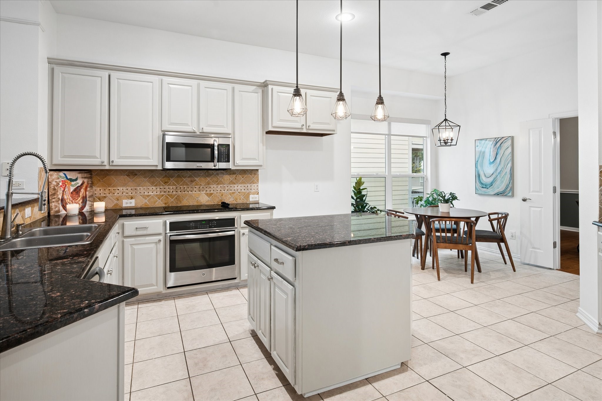 120 Myrtle Creek Grapevine TX 76051