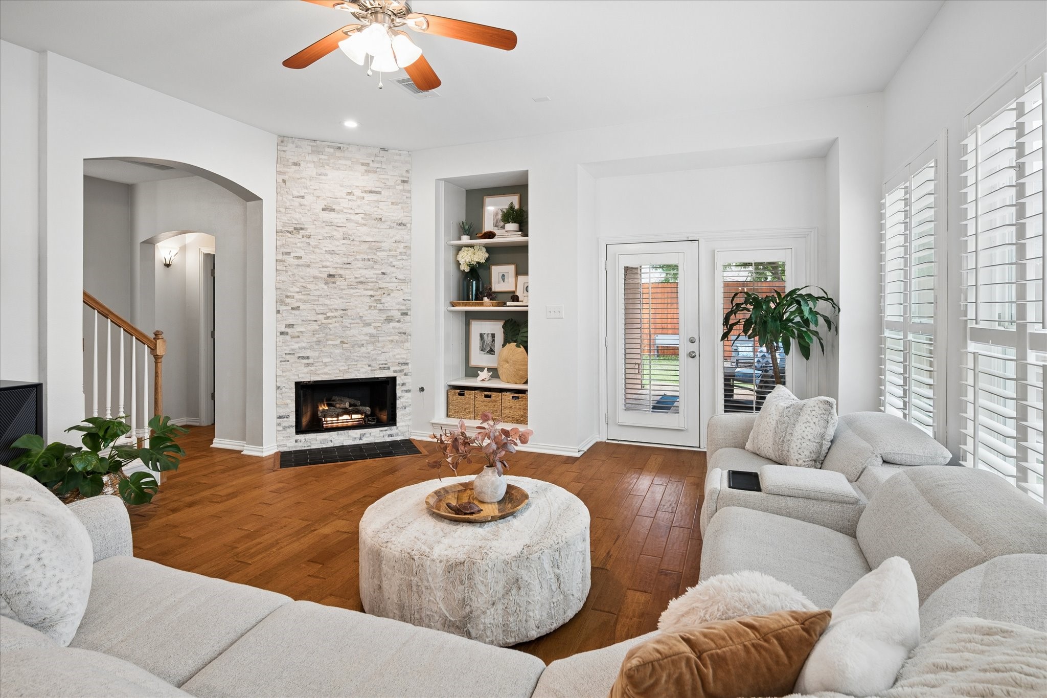 120 Myrtle Creek Grapevine TX 76051
