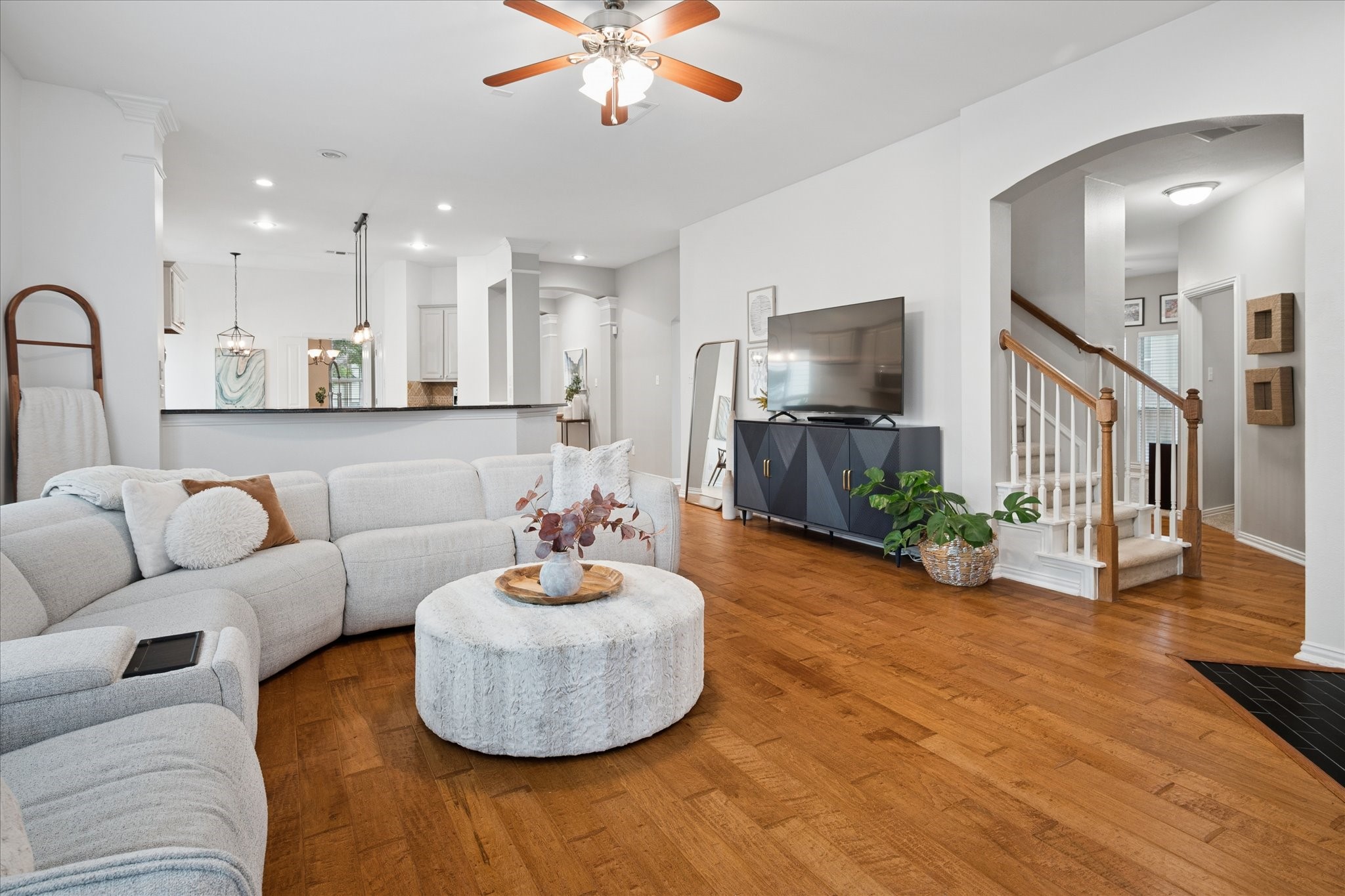120 Myrtle Creek Grapevine TX 76051