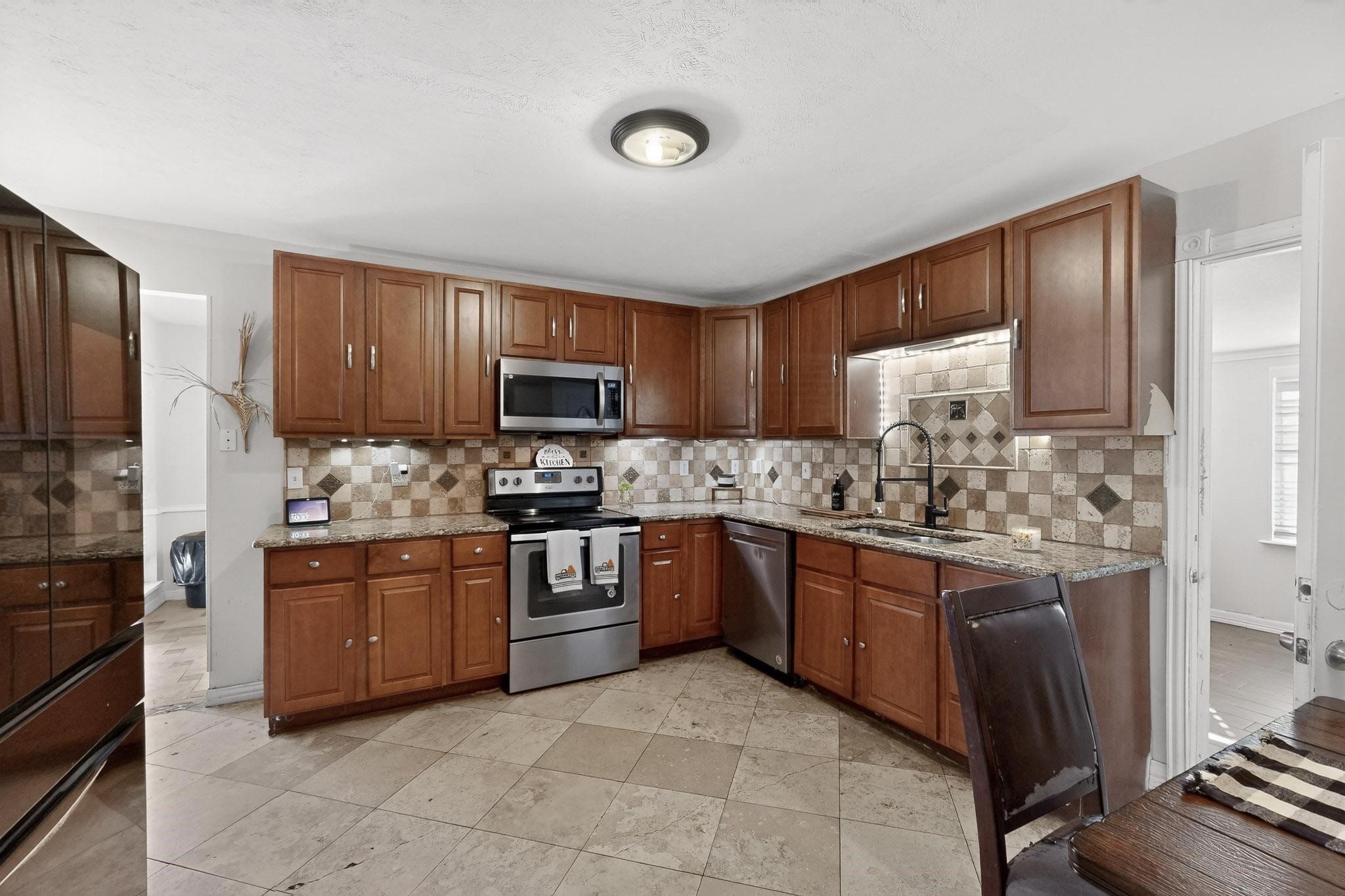 3402 Aquarius Circle Garland TX 75044