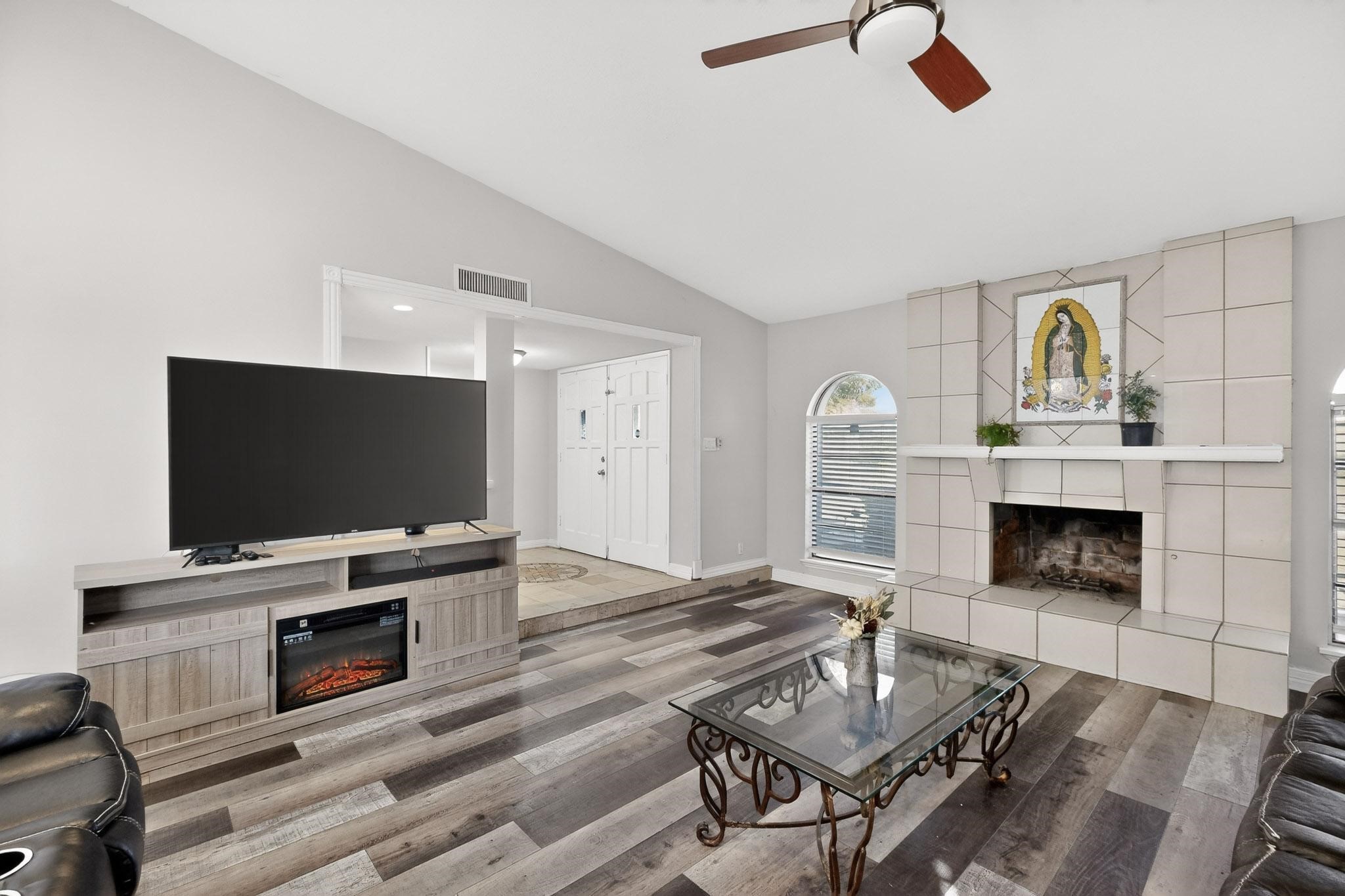 3402 Aquarius Circle Garland TX 75044