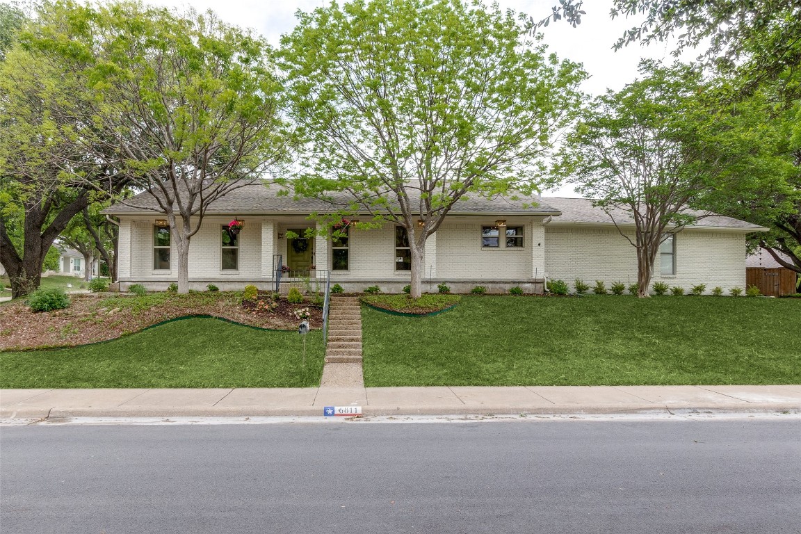 6811 Kenwhite Drive Dallas TX 75231
