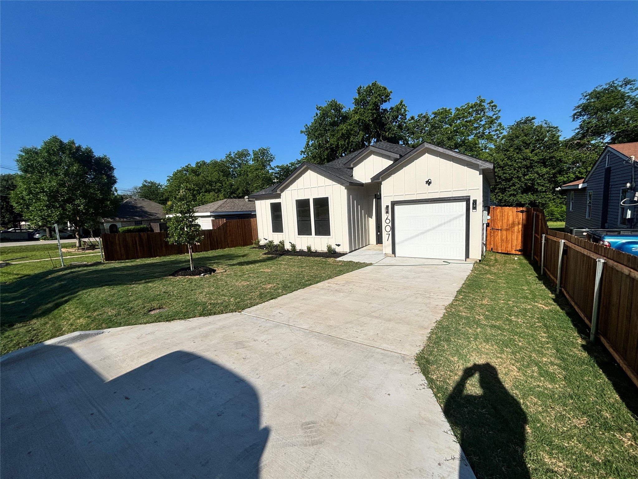 607 Neomi Avenue Dallas TX 75217