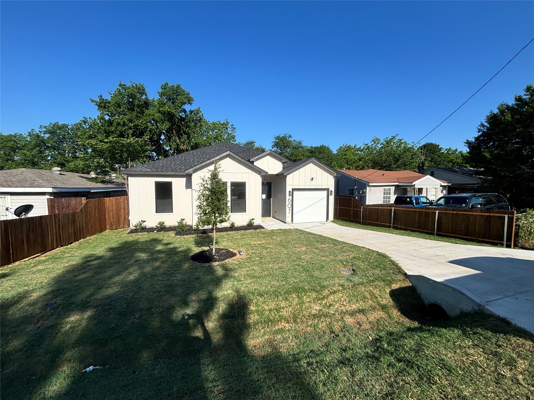 607 Neomi Avenue Dallas TX 75217