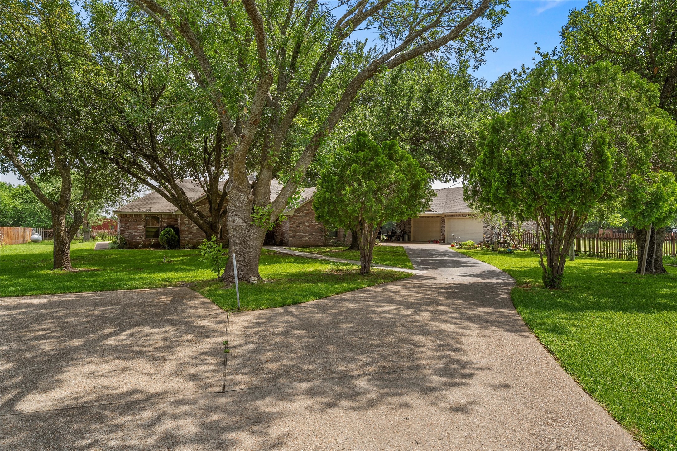 1692 W Tate Street Robinson TX 76706