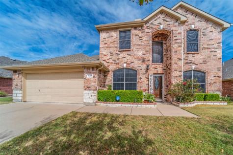 1024 Fair Oaks Drive Grand Prairie TX 75052