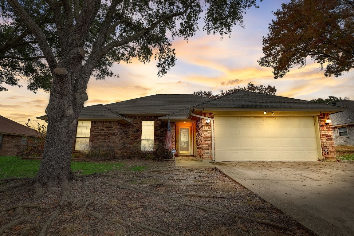 2133 Turf Club Drive Arlington TX 76017