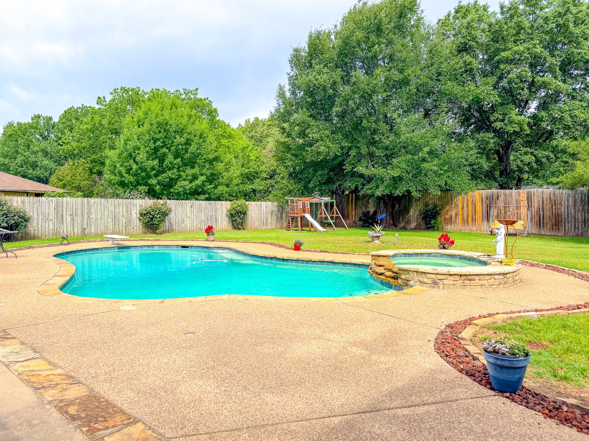 1604 Crestmont Avenue Corsicana TX 75110