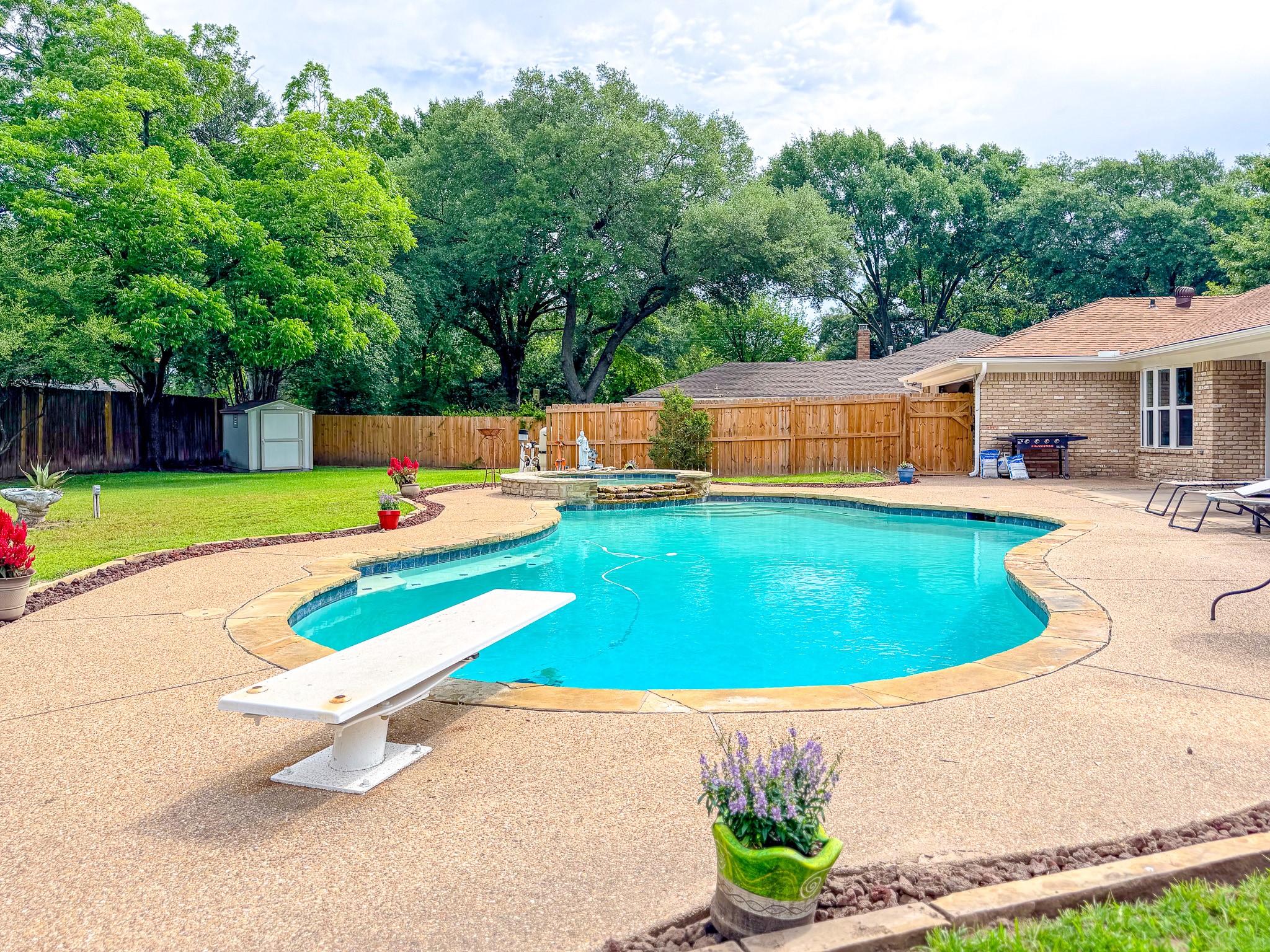 1604 Crestmont Avenue Corsicana TX 75110