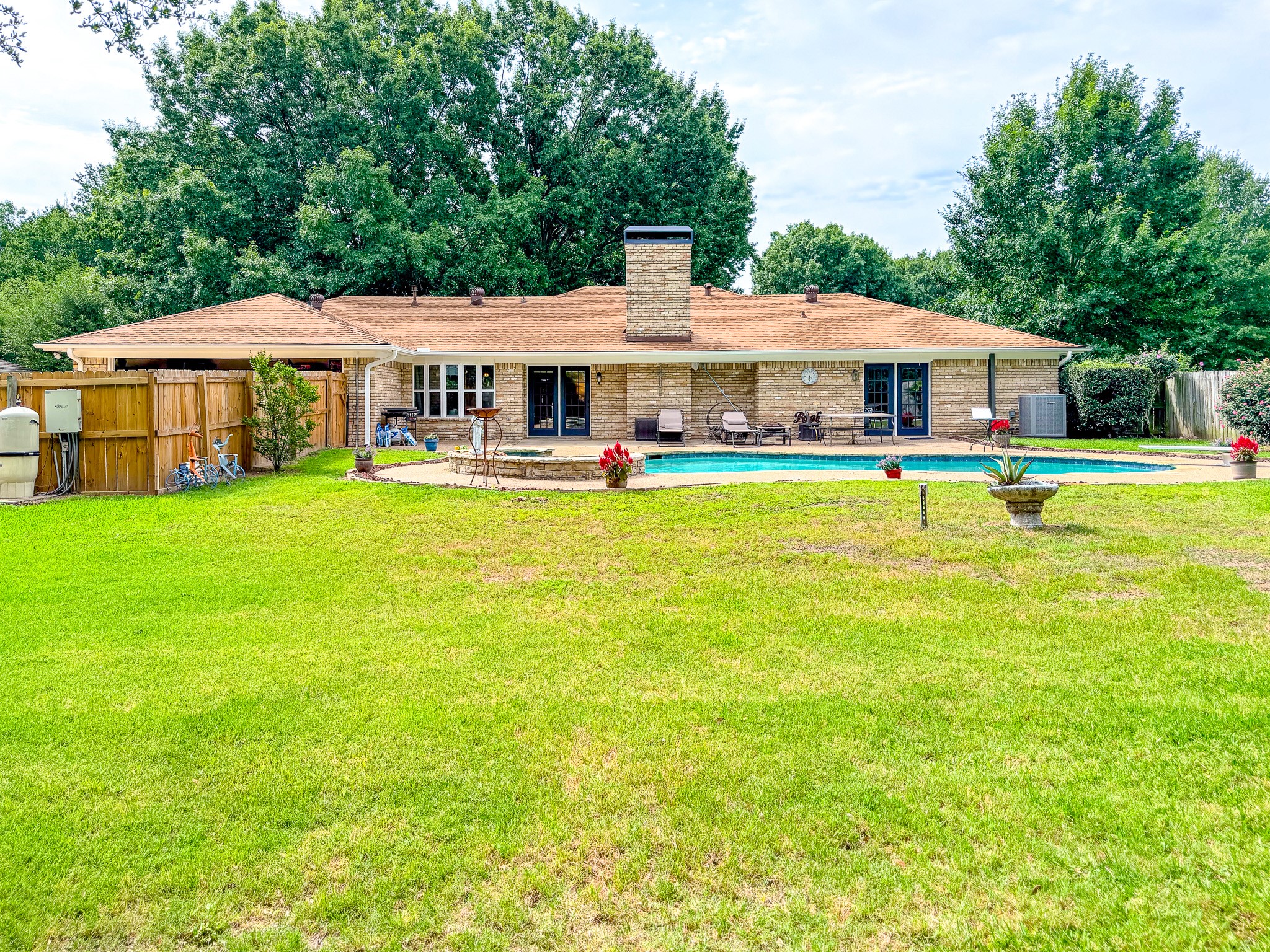 1604 Crestmont Avenue Corsicana TX 75110
