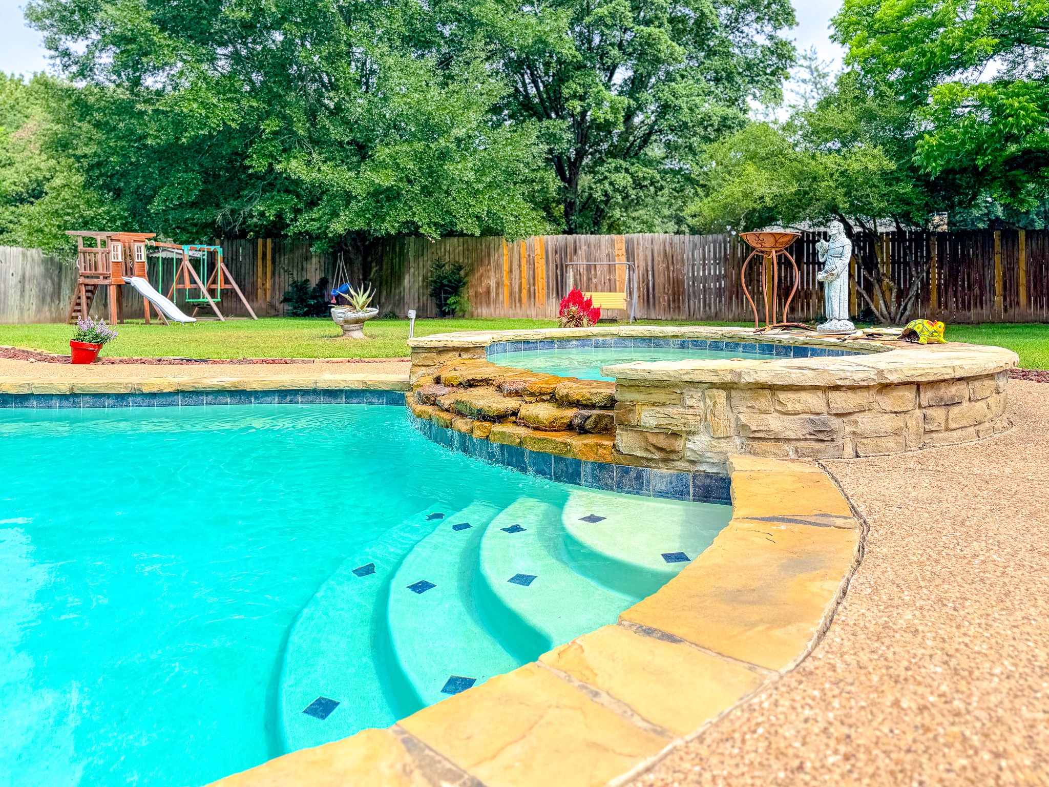 1604 Crestmont Avenue Corsicana TX 75110