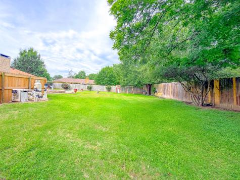 1604 Crestmont Avenue Corsicana TX 75110