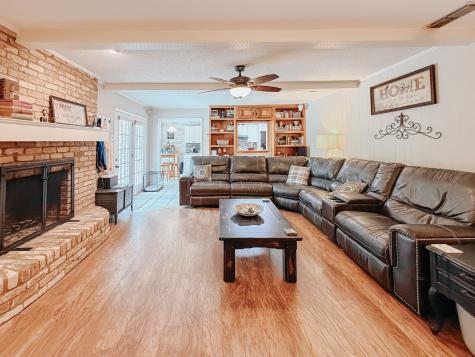 1604 Crestmont Avenue Corsicana TX 75110
