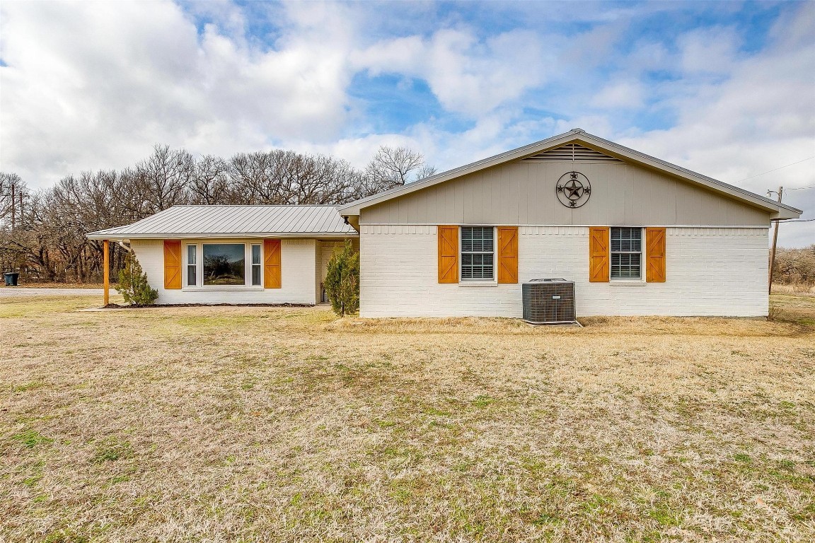 2361 County Road 1102 Grandview TX 76050