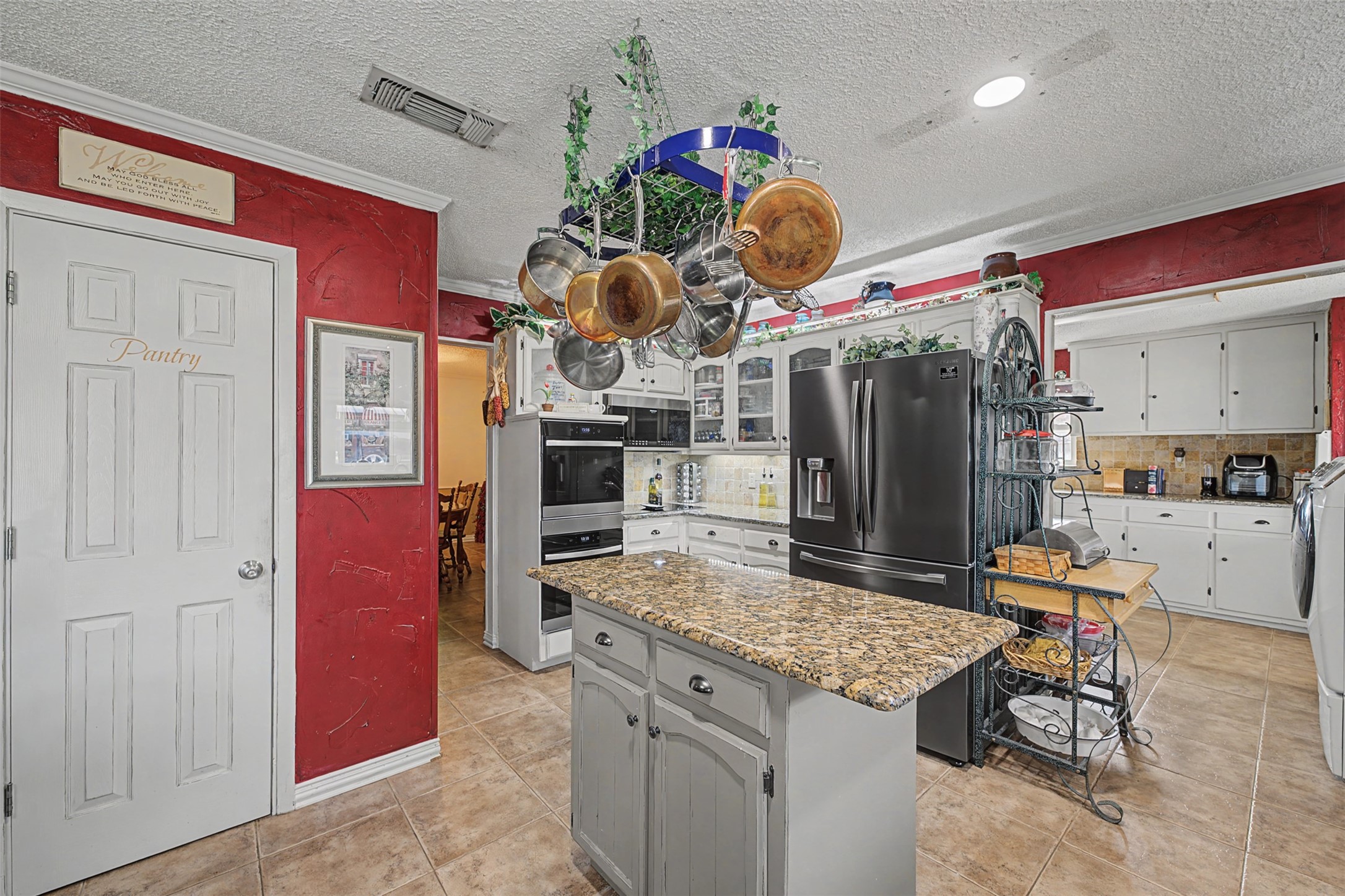 8240 Kramer Street Lillian TX 76061