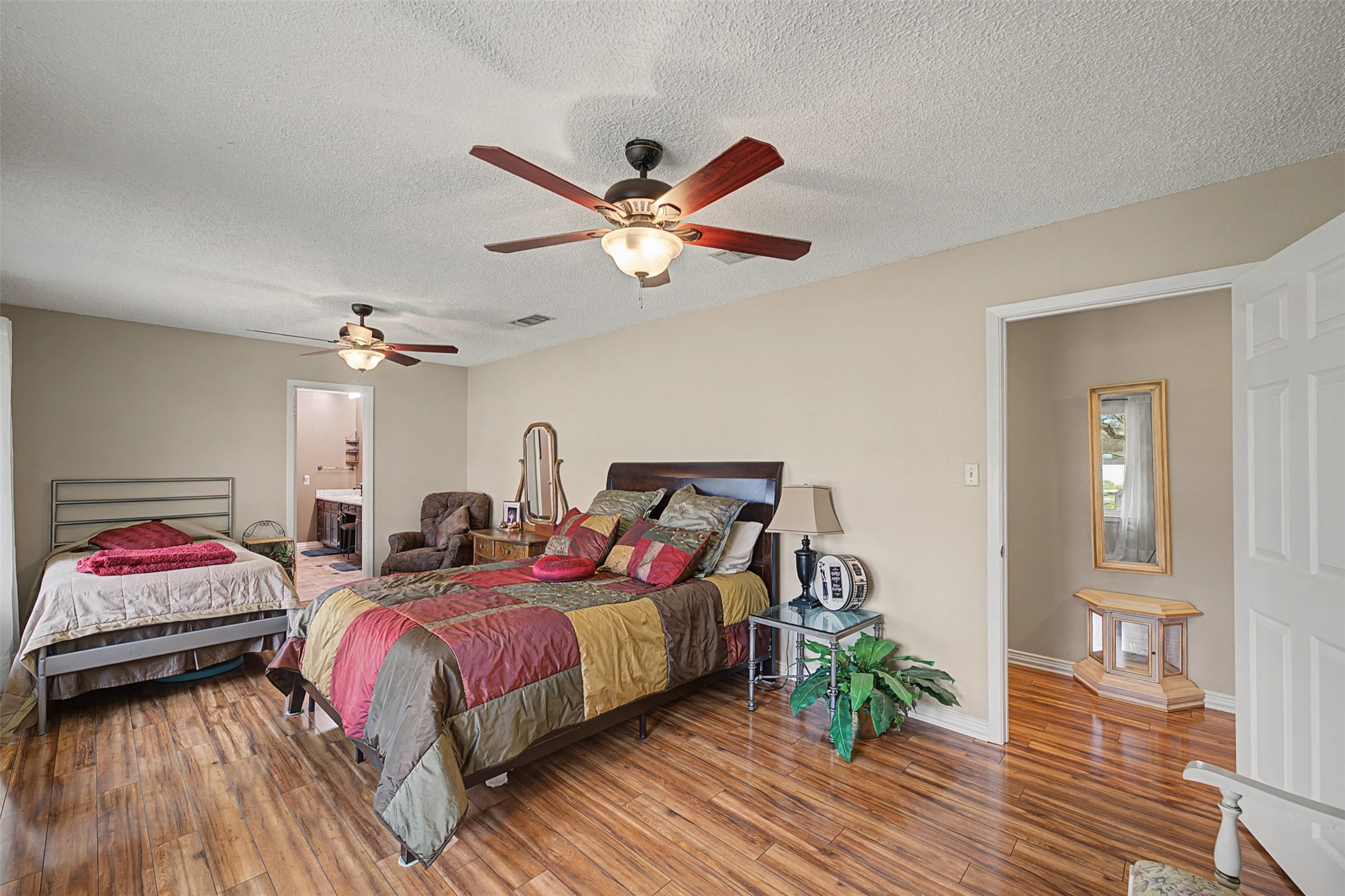 8240 Kramer Street Lillian TX 76061