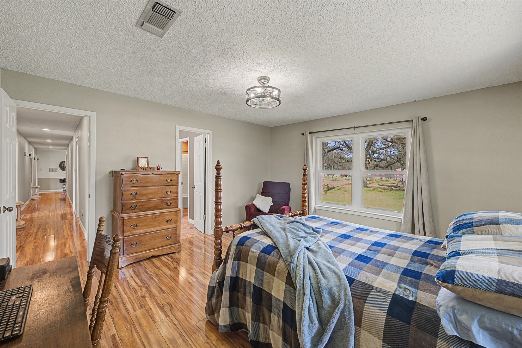 8240 Kramer Street Lillian TX 76061