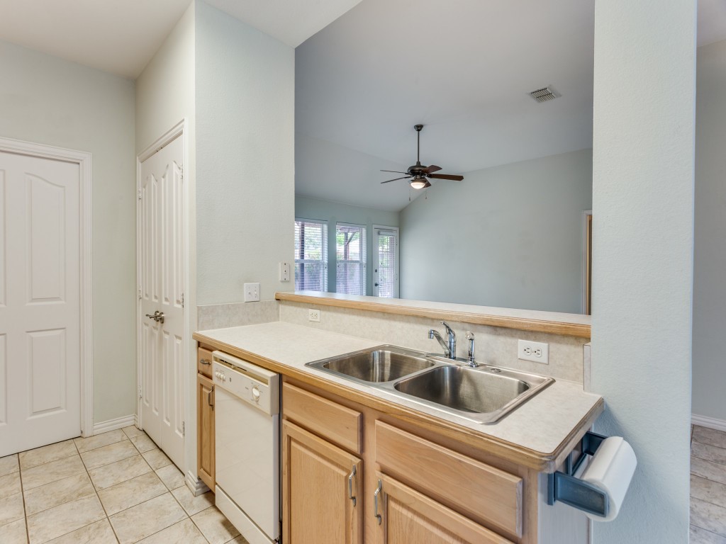 1014 Teresa Court Granbury TX 76048