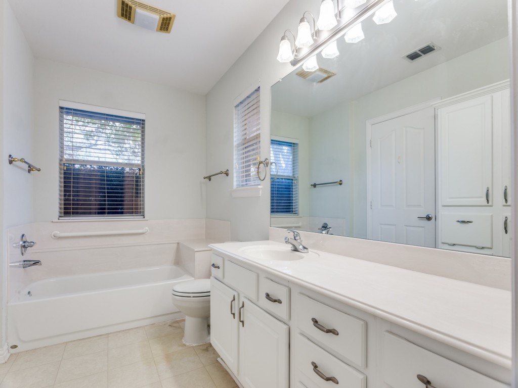 1014 Teresa Court Granbury TX 76048