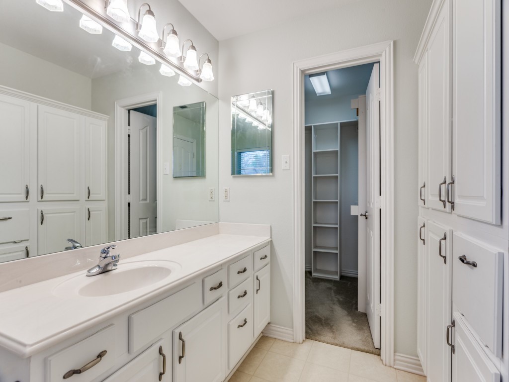 1014 Teresa Court Granbury TX 76048