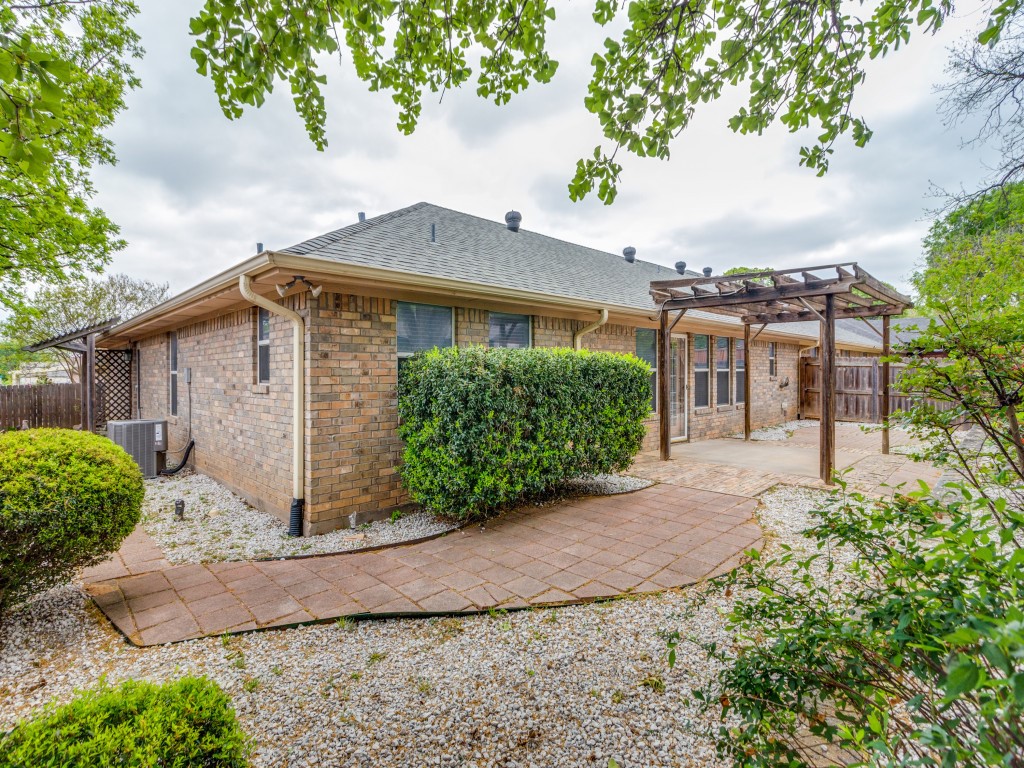 1014 Teresa Court Granbury TX 76048